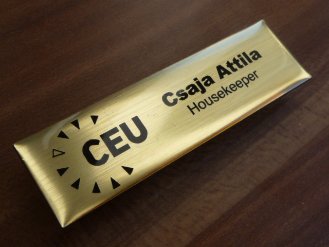 Névkitűző